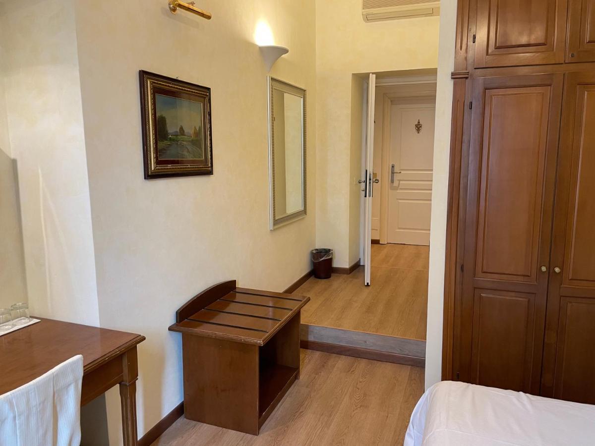 Le Petit Real Hotel Rom Eksteriør billede